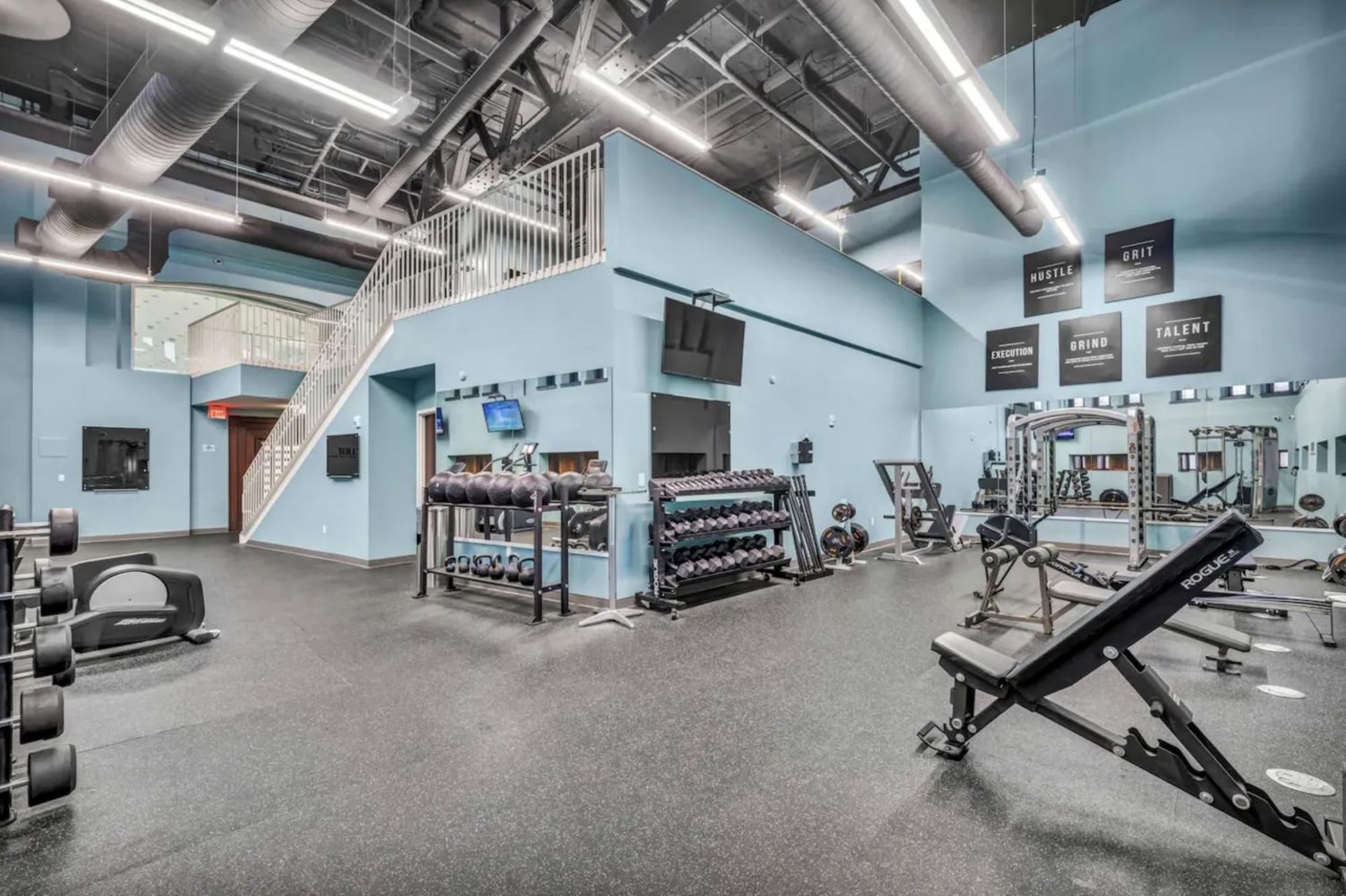 Heart Of Dt With Free Pool & Steam Plus Gym Luxe 812 Cleveland Exterior photo